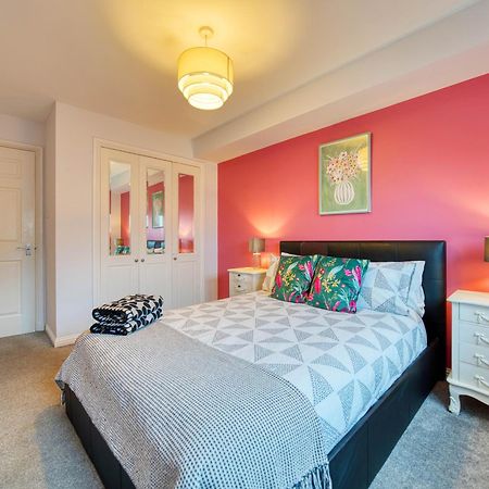 Modern 2 Bed Flat With Free Parking Apartment Glasgow Exterior photo