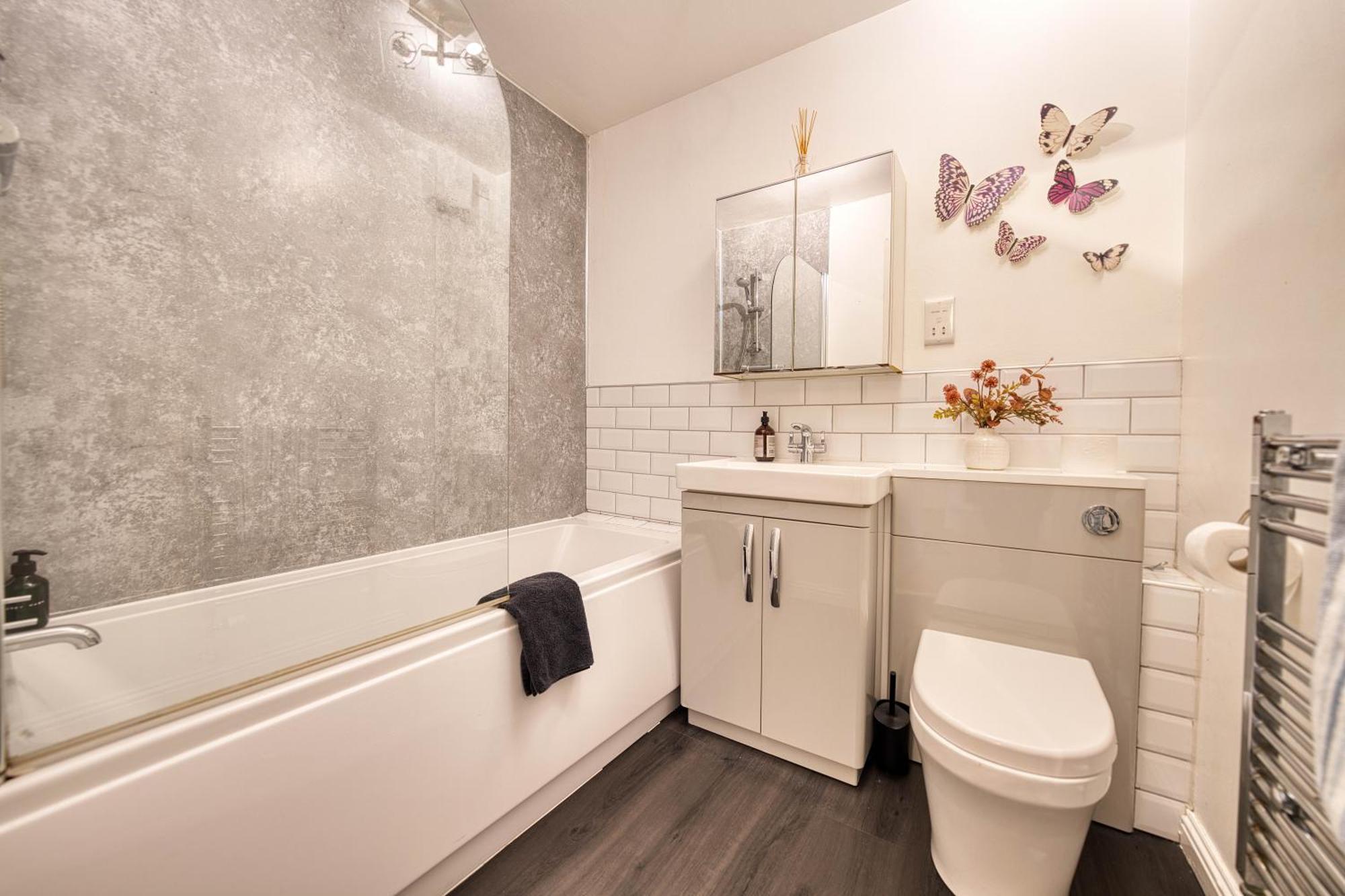 Modern 2 Bed Flat With Free Parking Apartment Glasgow Exterior photo